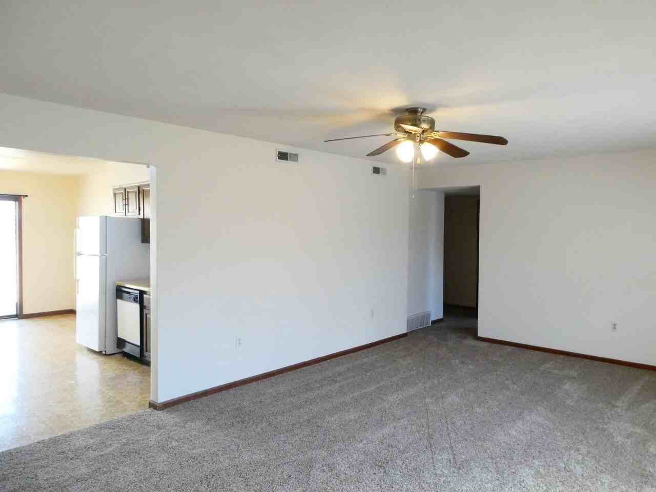 329-31 Maplegrove Way - Photo 3 of 17