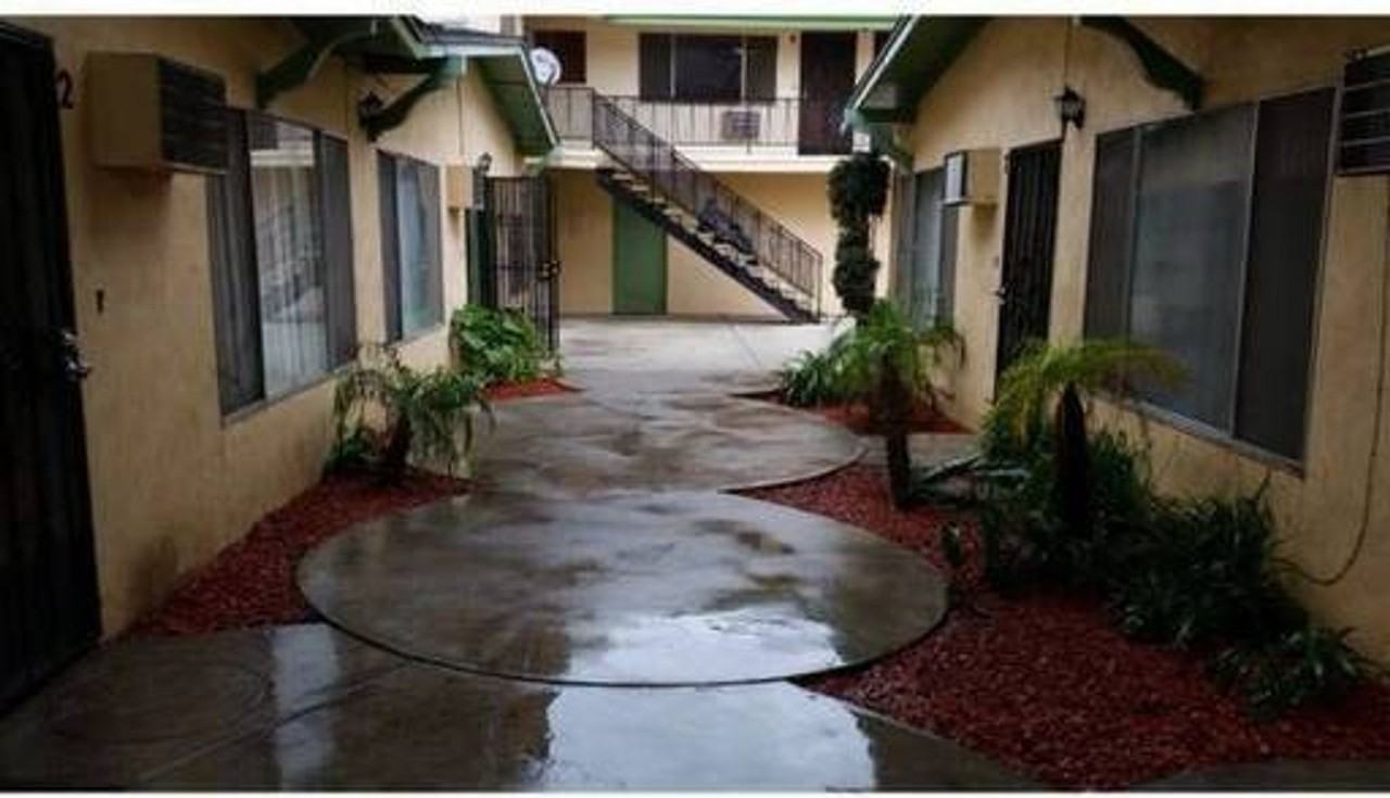 Hullett - Photo 2 of 37