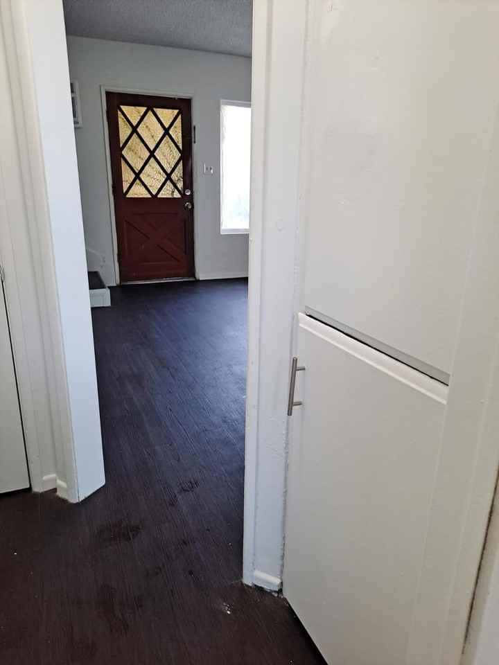 Hullett - Photo 4 of 37