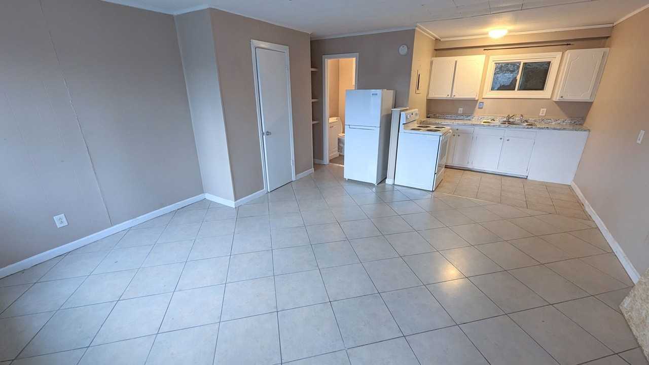 Hendersonville Heights Apts 506 - Photo 3 of 10