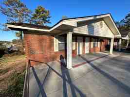 featured image of 154 Columbus Cir Ne