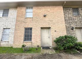 featured image of 3720 Laurel St