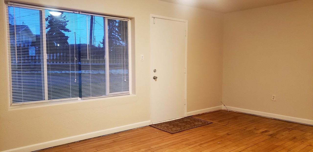 1027 Walnut Street - Photo 3 of 13