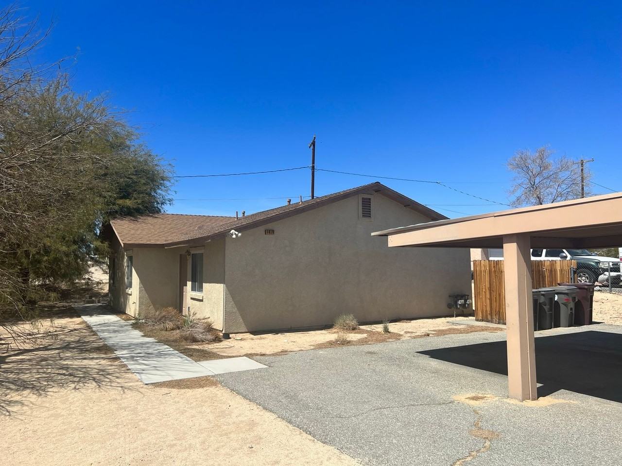 6476 Desert Knoll Avenue - Photo 2 of 11