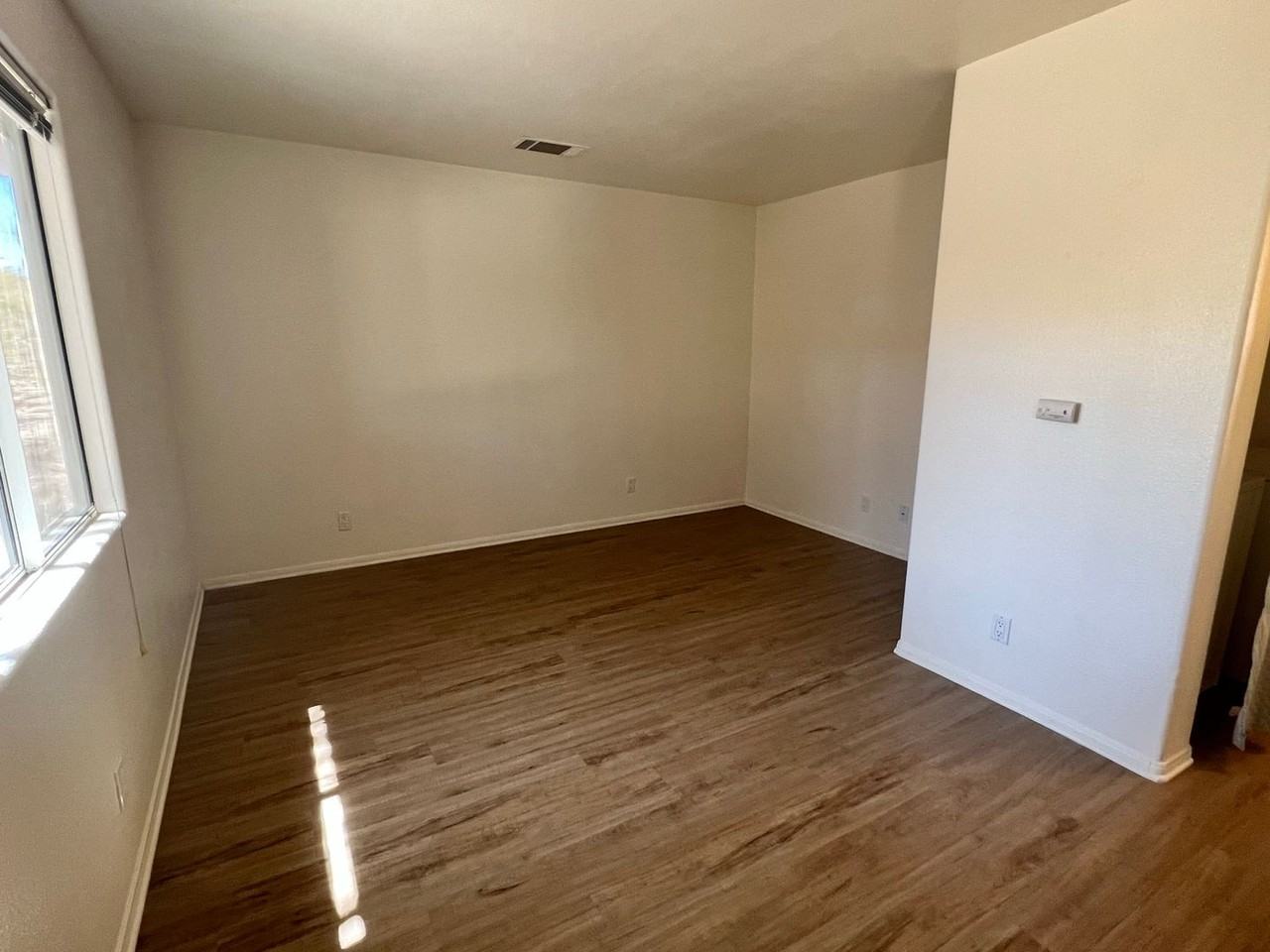 6476 Desert Knoll Avenue - Photo 3 of 11