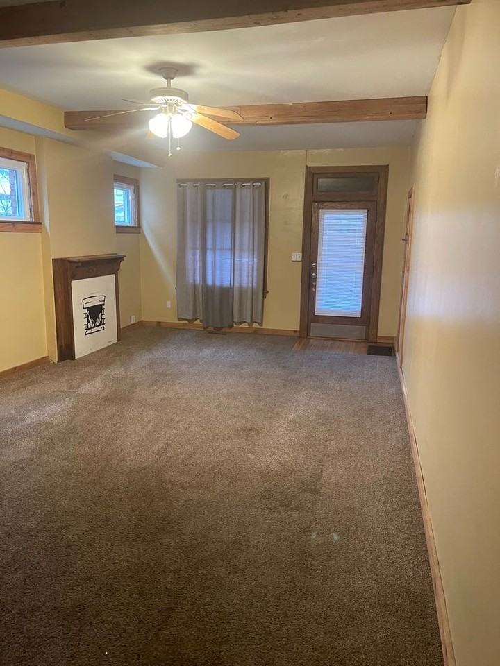 2531 Summit St. - Photo 3 of 4