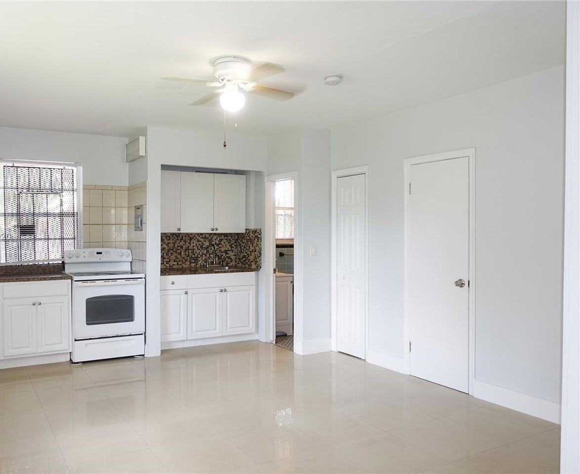 7535 NW 4 CT - Photo 7 of 7