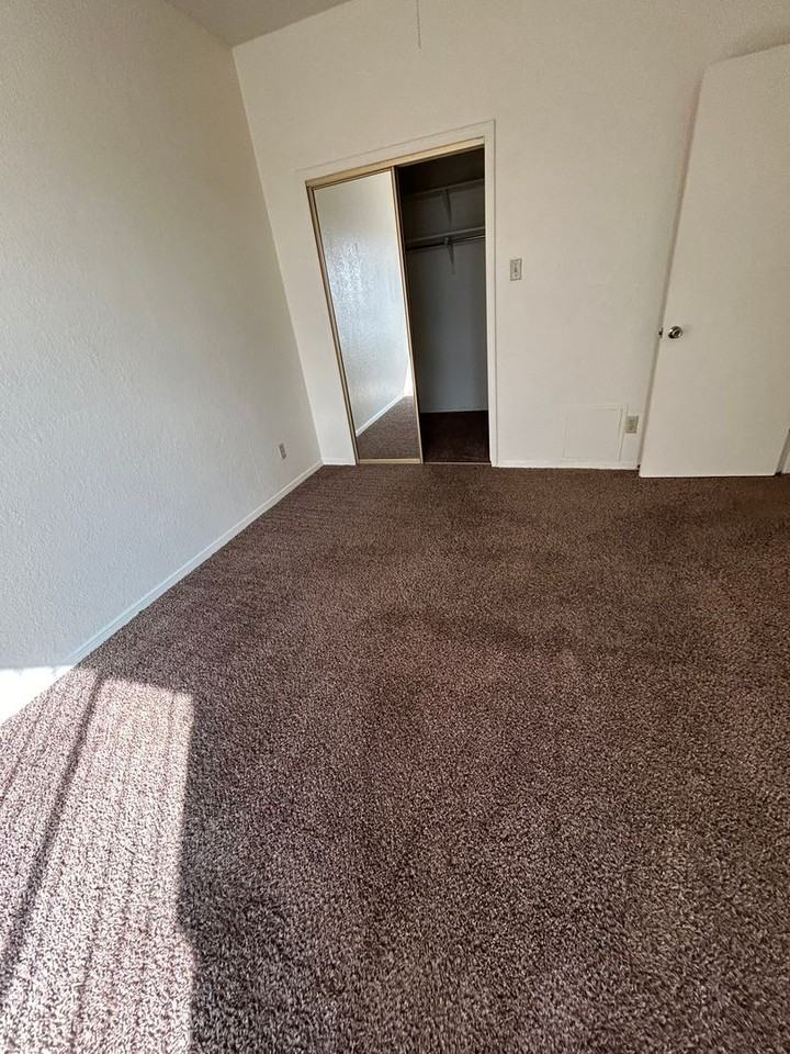 Regency Pointe Apartments - Photo 4 of 19