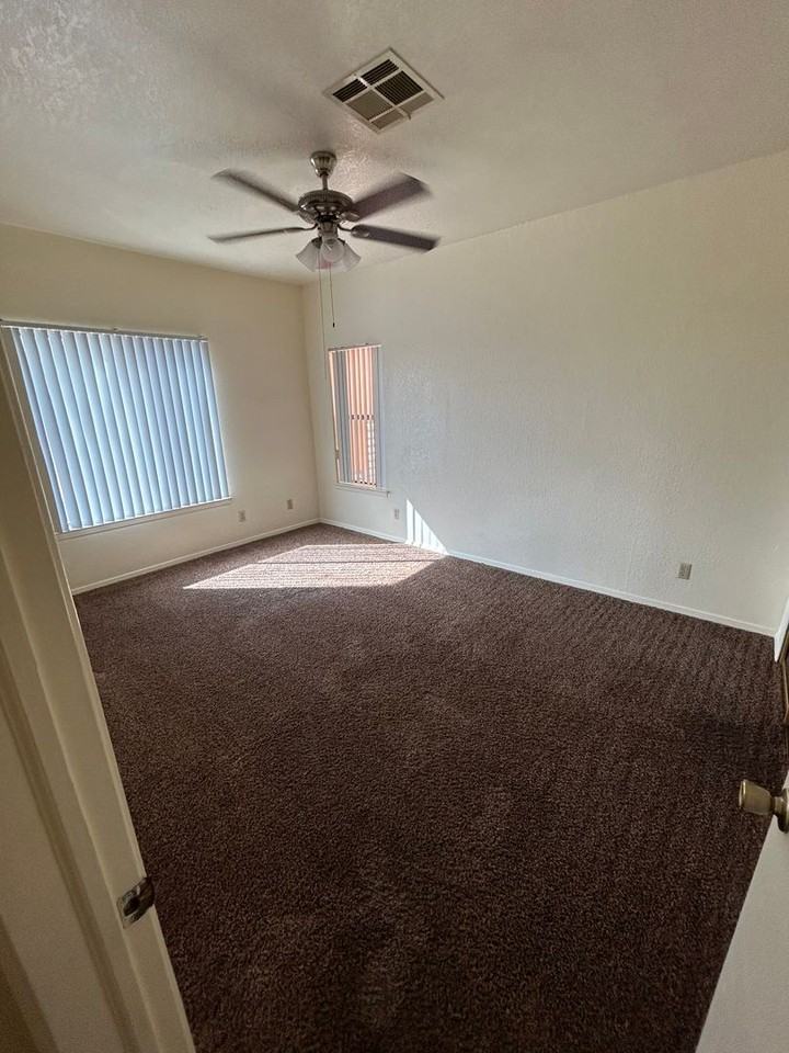 Regency Pointe Apartments - Photo 5 of 19