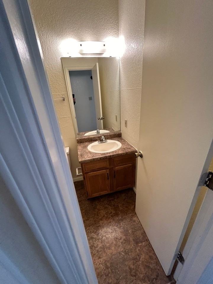 Regency Pointe Apartments - Photo 7 of 19