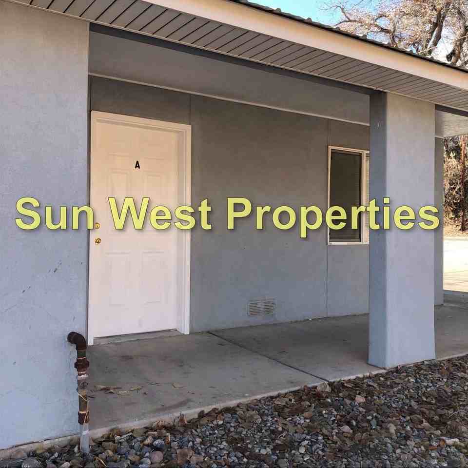 Vine Ave. N. 820 - Photo 2 of 21