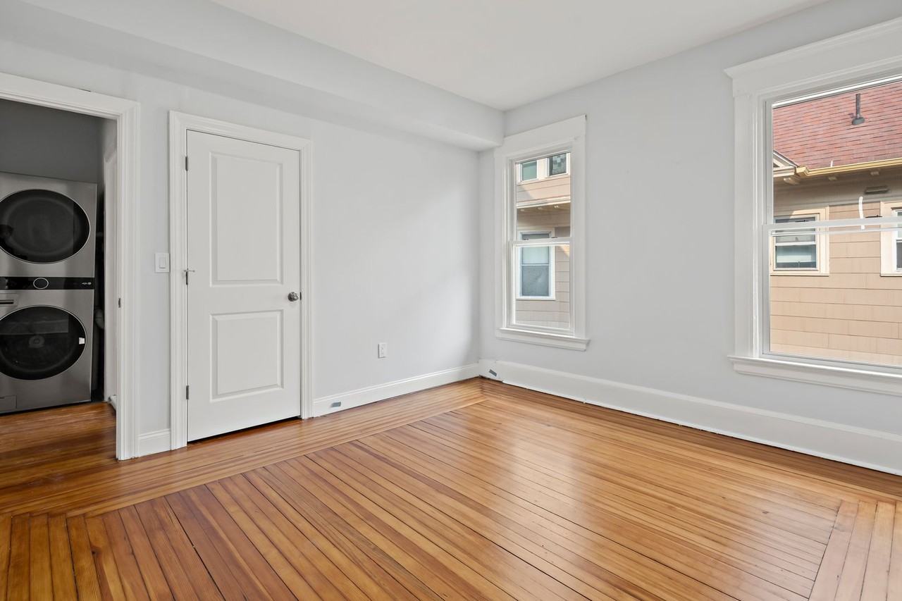 318 Willow St - Photo 7 of 33