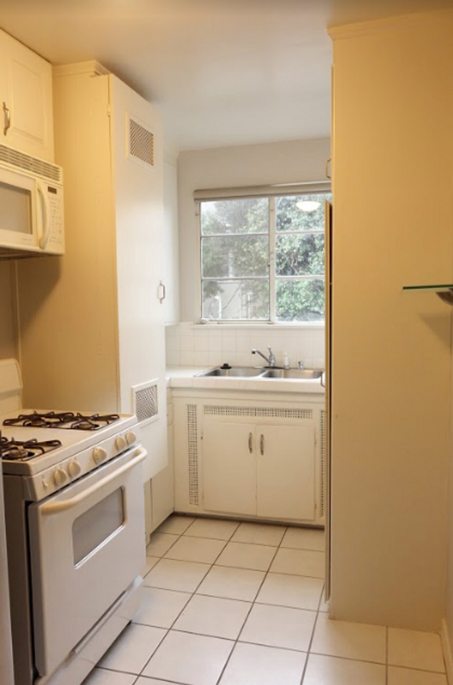 Charleville Blvd - 9747 - Photo 3 of 10