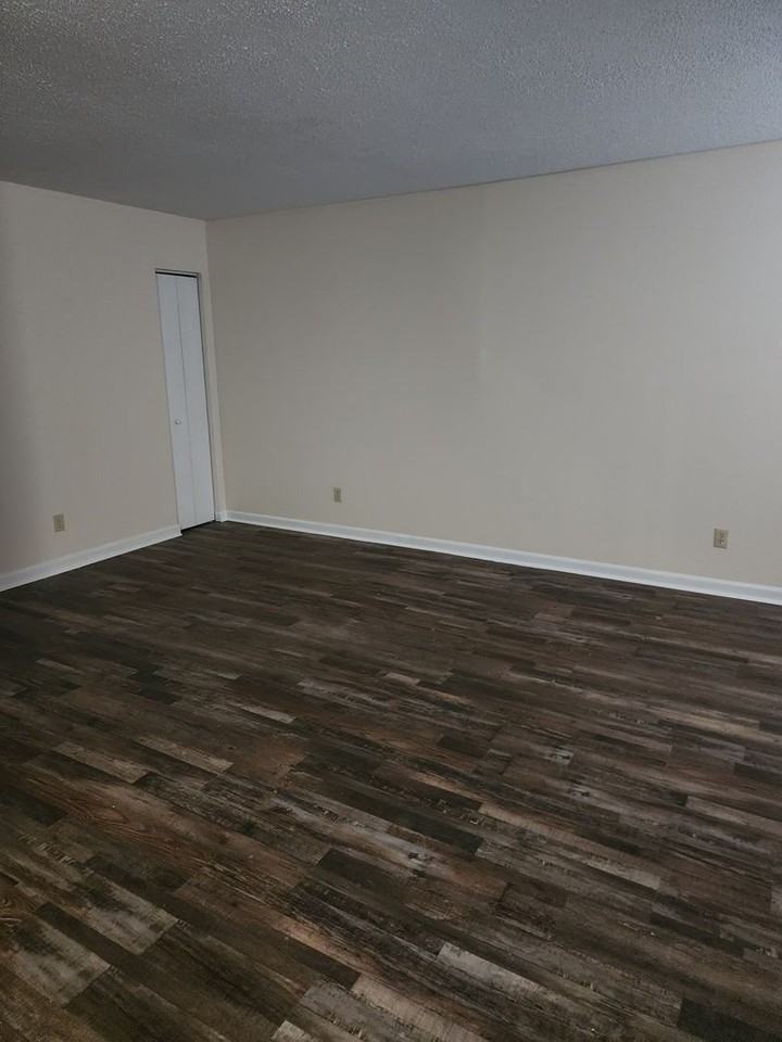 Hancock - Photo 3 of 4