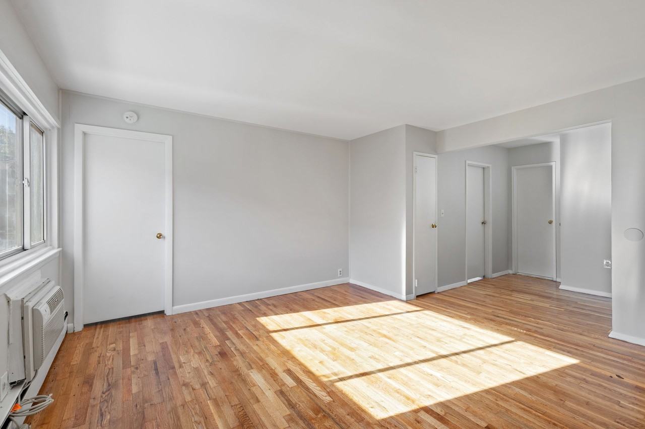 Ridge Court Gardens - Photo 5 of 14