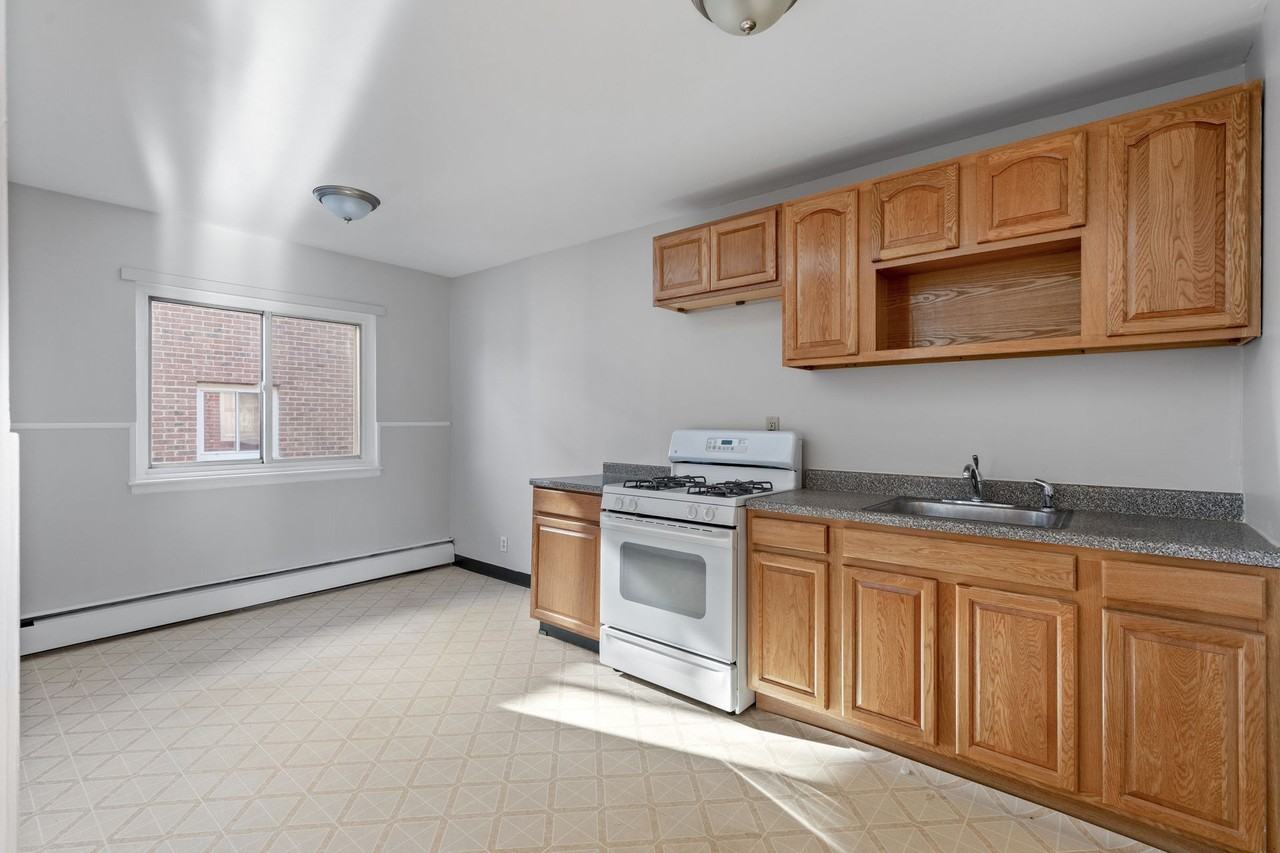 Ridge Court Gardens - Photo 7 of 14