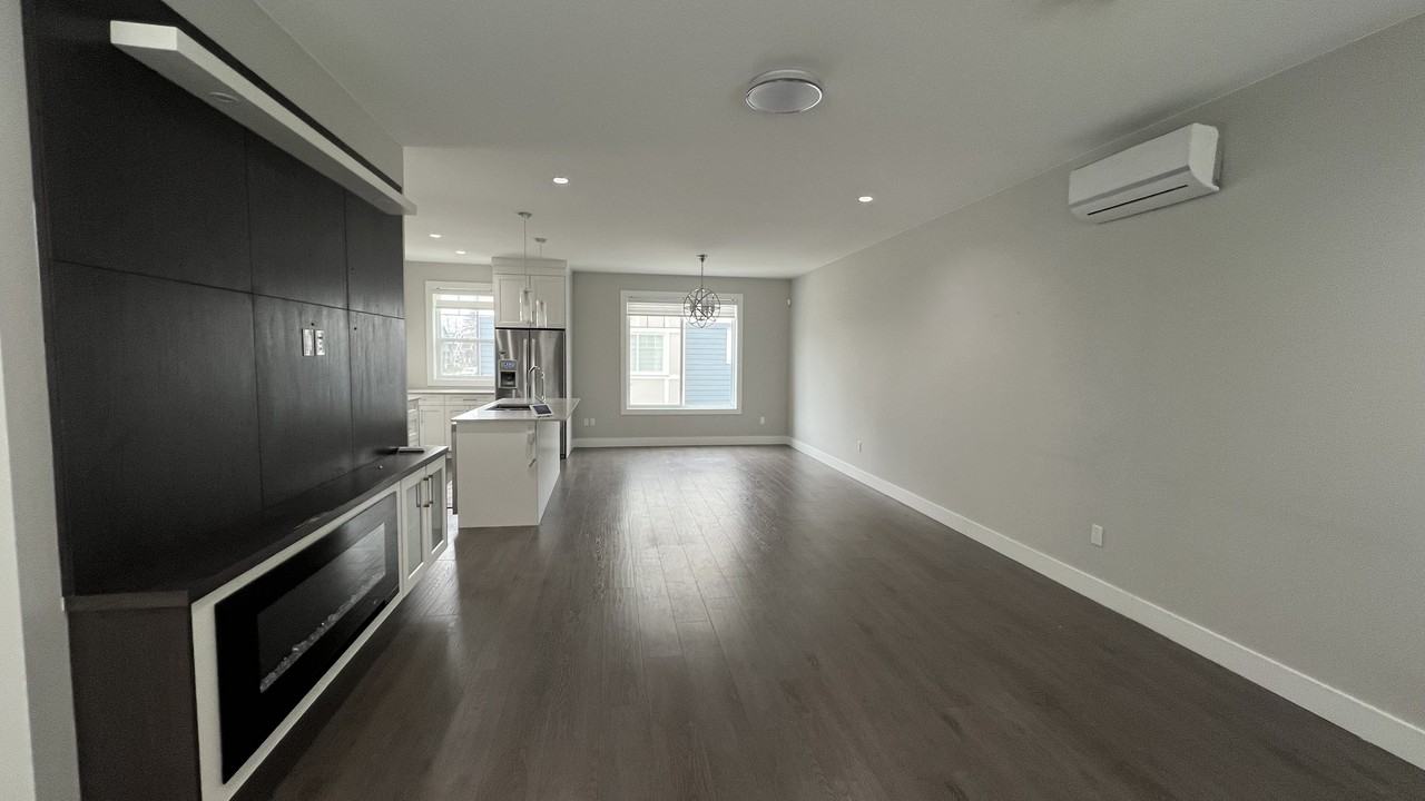 1 19483 74 Avenue #1 - Photo 3 of 14