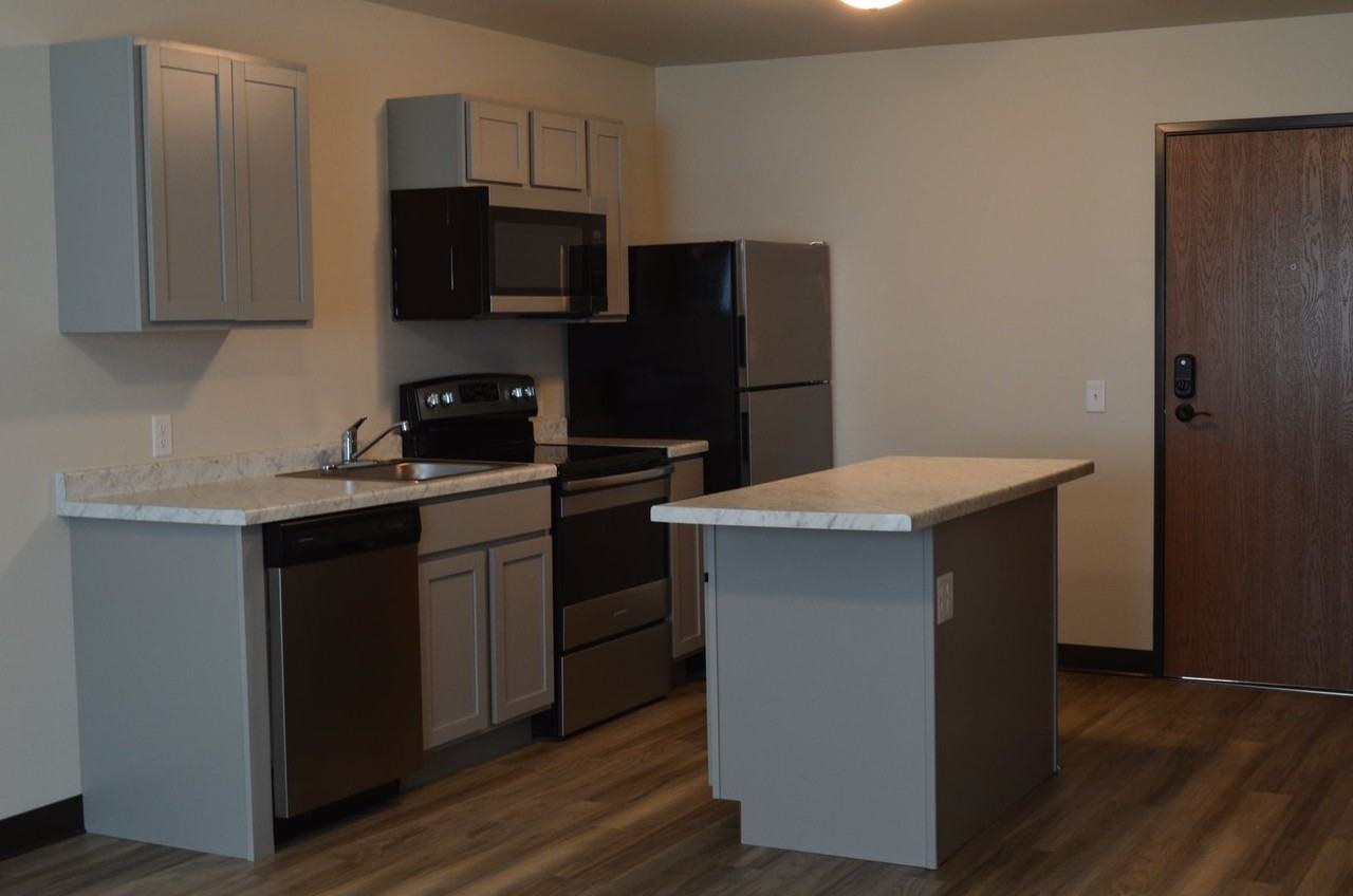 Park West apartments - Photo 2 of 7