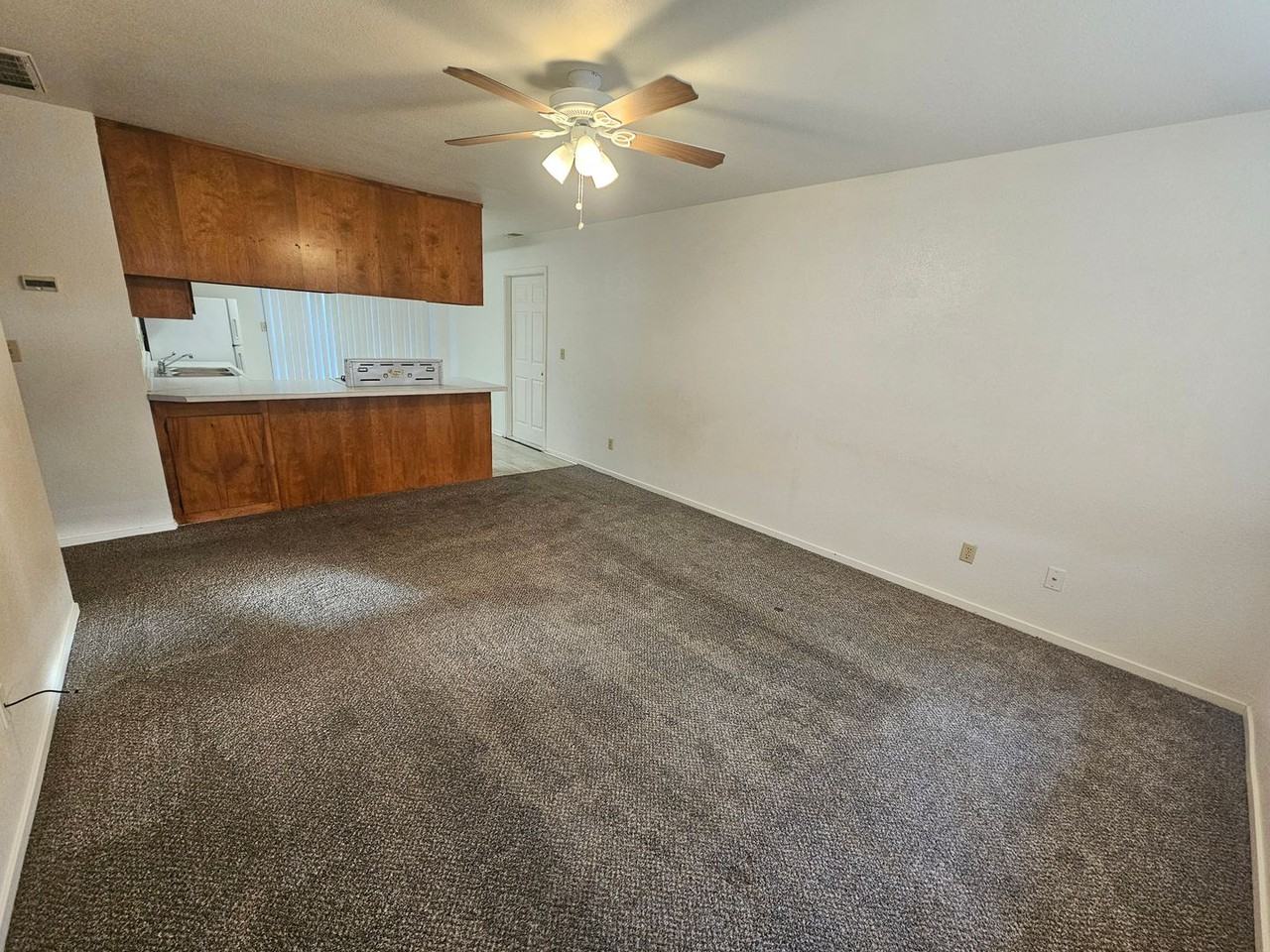 5th903/907/911 - Photo 3 of 19