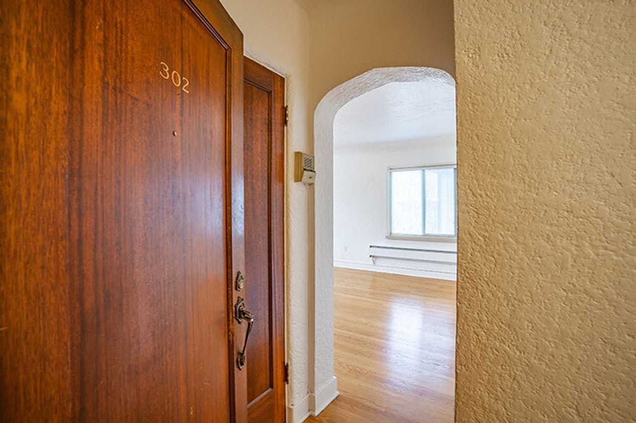 DeSoto Arms Apartments - Photo 4 of 16