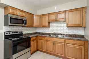 2516/2518 N Rockton Ave - Photo 1 of 1