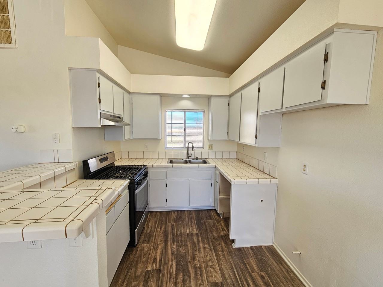 21411 Hacienda Blvd #D - Photo 2 of 34