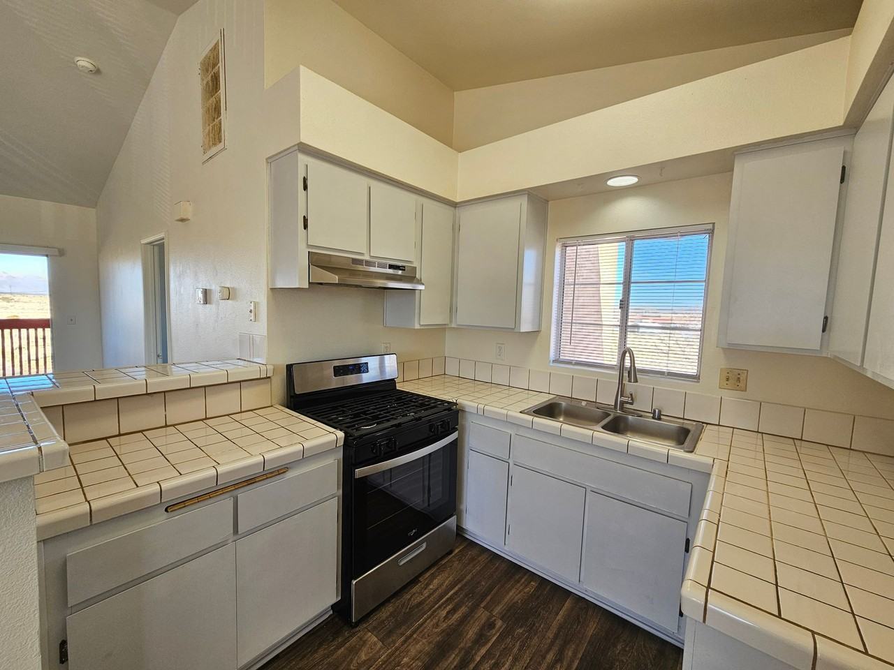 21411 Hacienda Blvd #D - Photo 3 of 34
