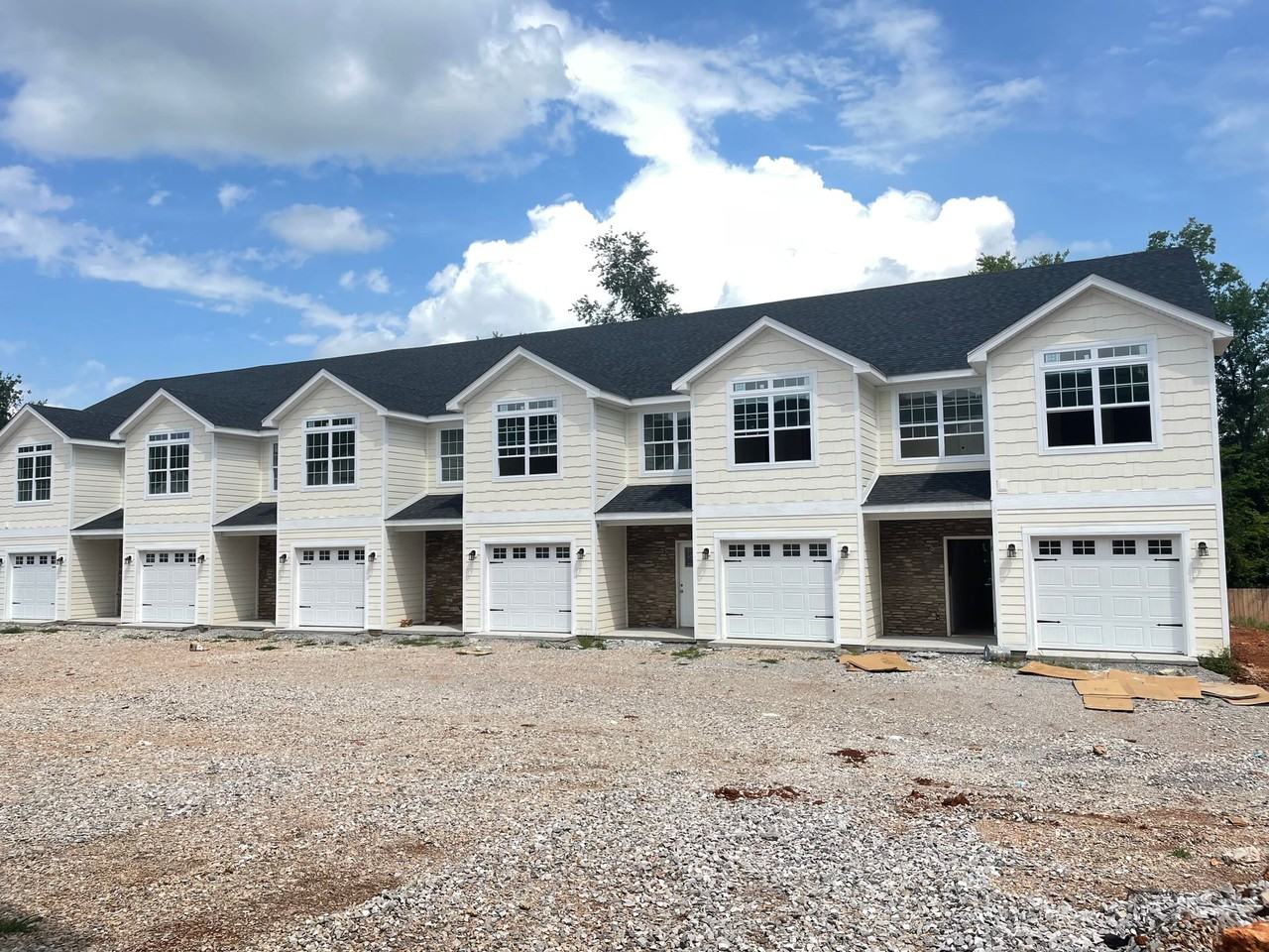 Summerland Townhomes - Photo 3 of 25