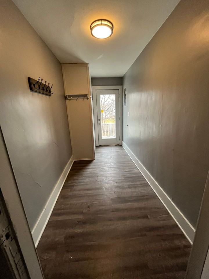 2640 S 11 - Photo 3 of 10