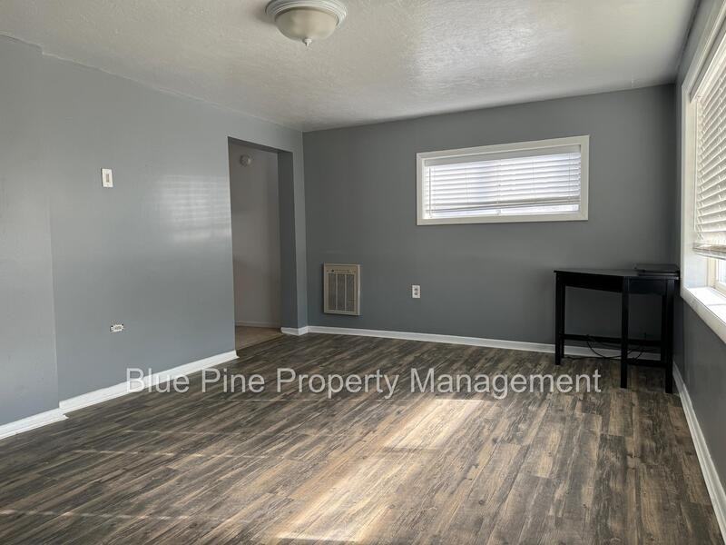 631 College St - Photo 2 of 13