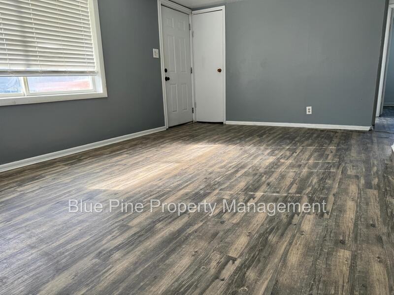 631 College St - Photo 3 of 13