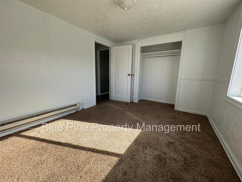 631 College St - Photo 5 of 13
