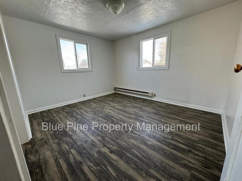 631 College St - Photo 7 of 13