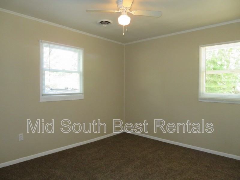 1008 Creston Ave - Photo 5 of 7