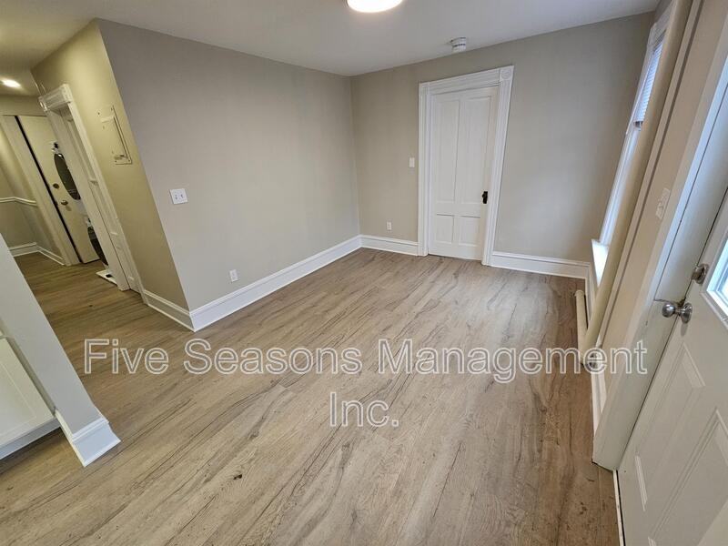 98 N Champlain St - Photo 6 of 15