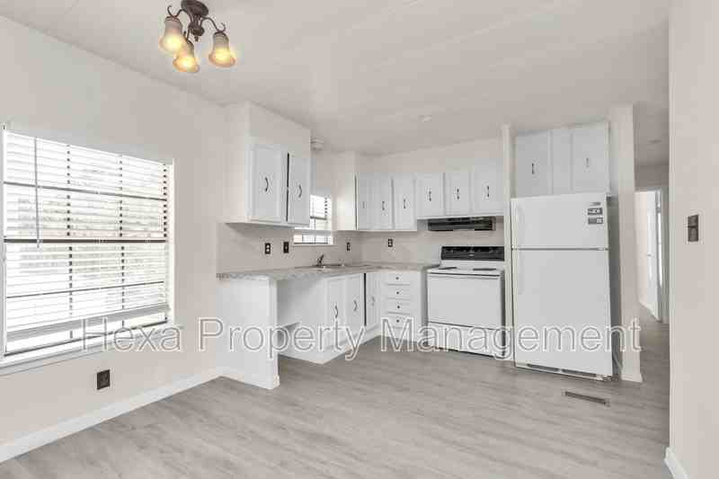 2511 Farm To Marketrd N - Photo 2 of 25