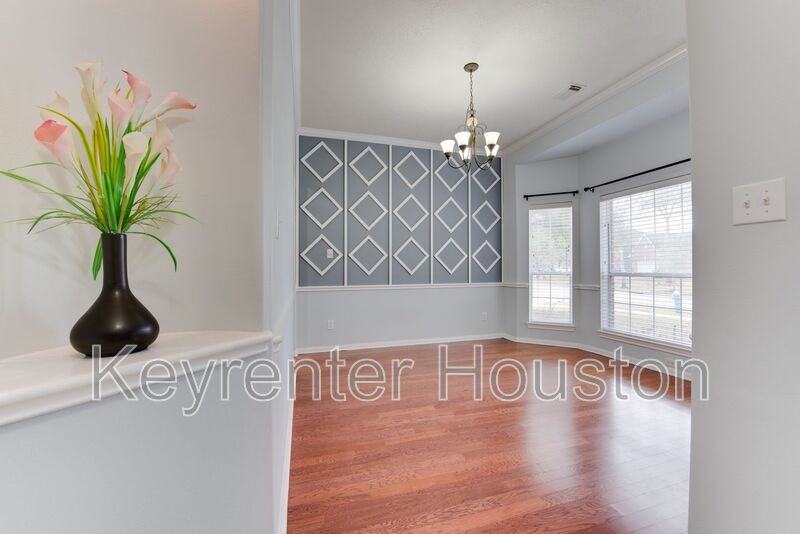 7131 Sundance Meadows Ln - Photo 4 of 32