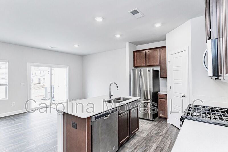 225 Telford Dr - Photo 2 of 13