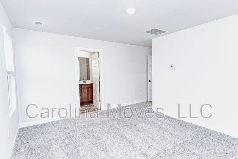 225 Telford Dr - Photo 7 of 13