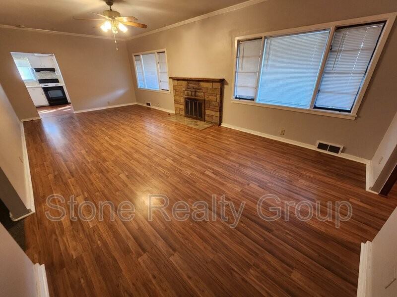 2229 N 12th St - Photo 3 of 9
