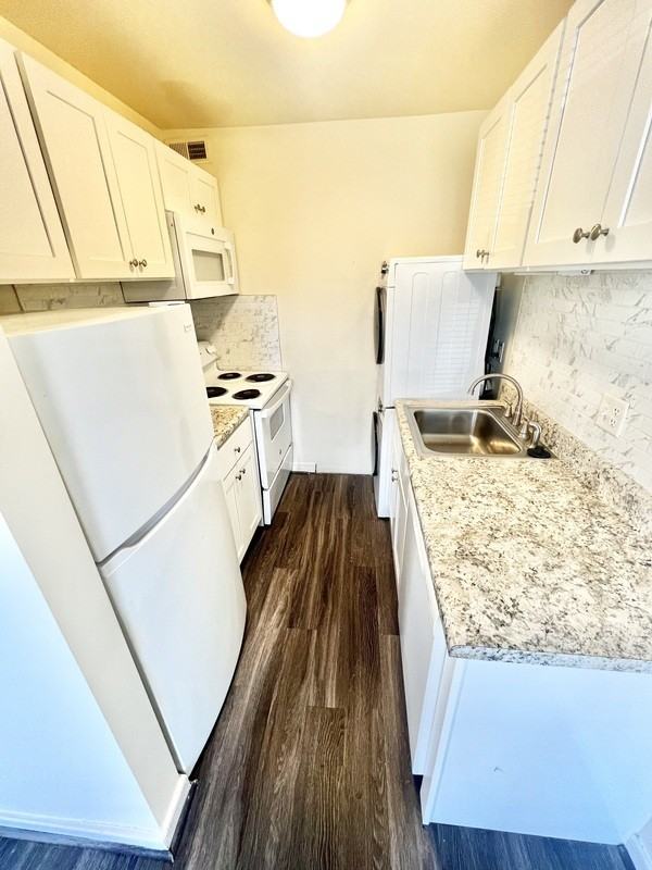 1243 Nelson St - Photo 3 of 7