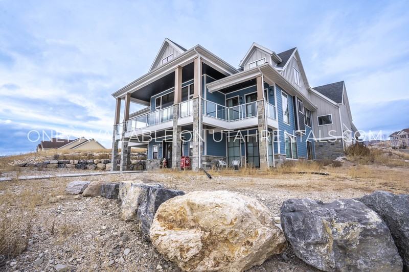 3235 E Lindsay Spring Rd - Photo 2 of 50