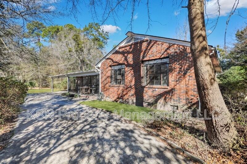 632 Johnston St - Photo 2 of 50