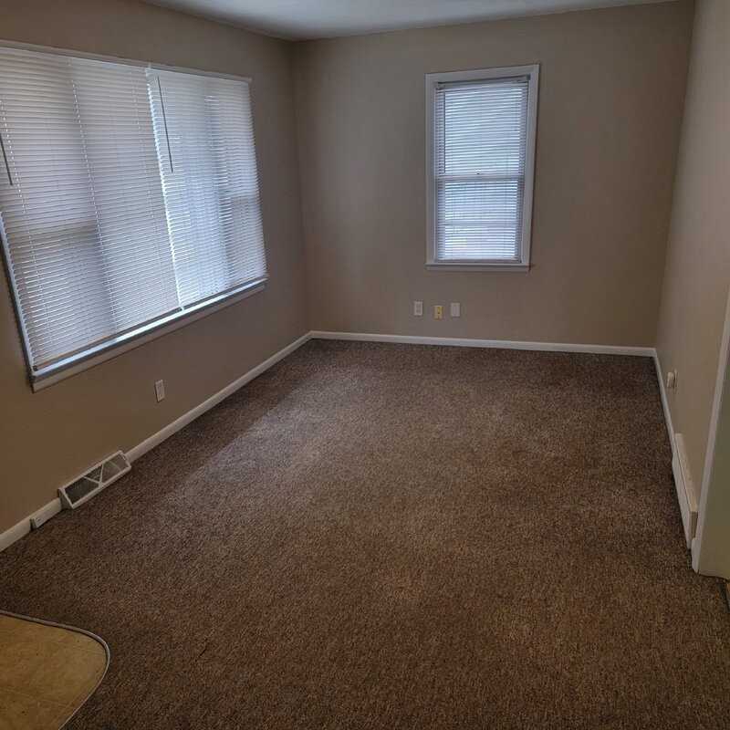 1254 E 36th Ct - Photo 2 of 10