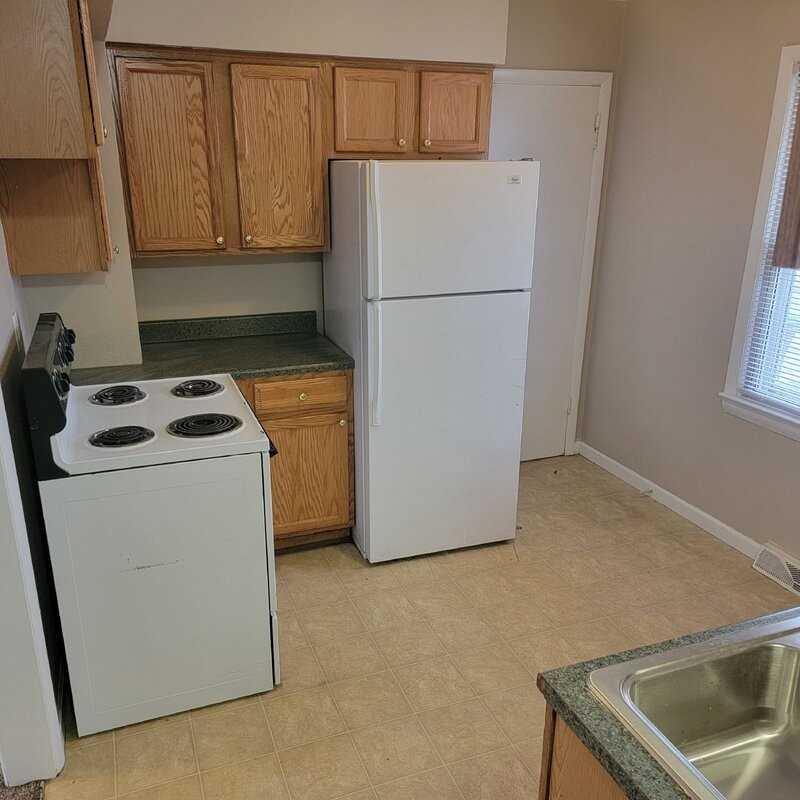 1254 E 36th Ct - Photo 3 of 10