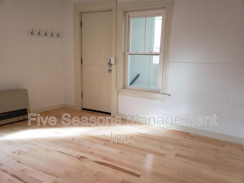 17 Drew St - Photo 3 of 14