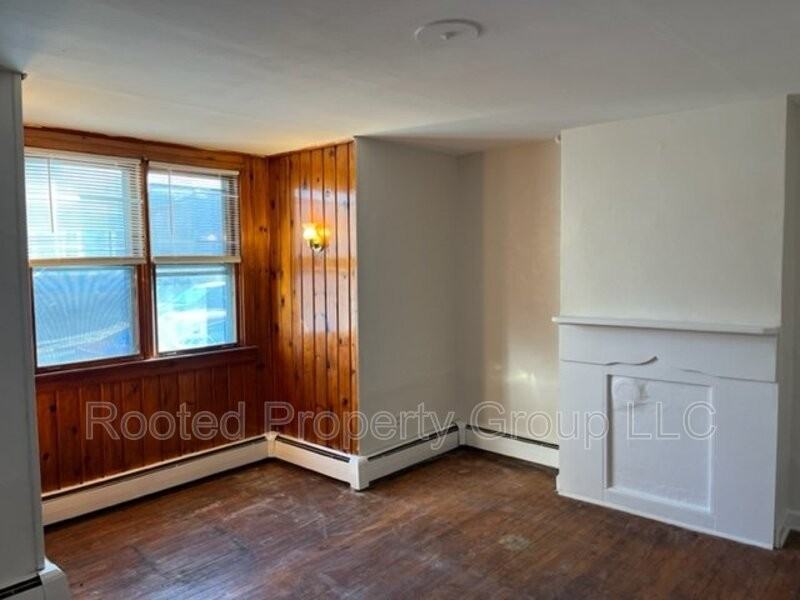 1809 4th St #1 - Photo 2 of 5