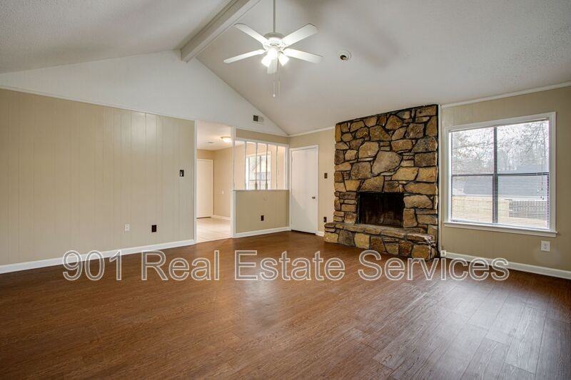 5635 Crievewood Dr - Photo 4 of 23