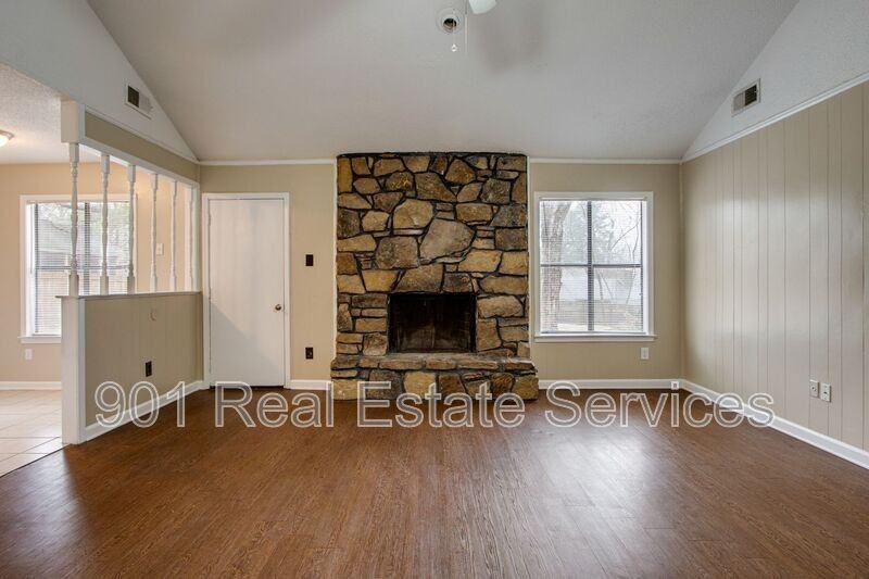 5635 Crievewood Dr - Photo 3 of 23