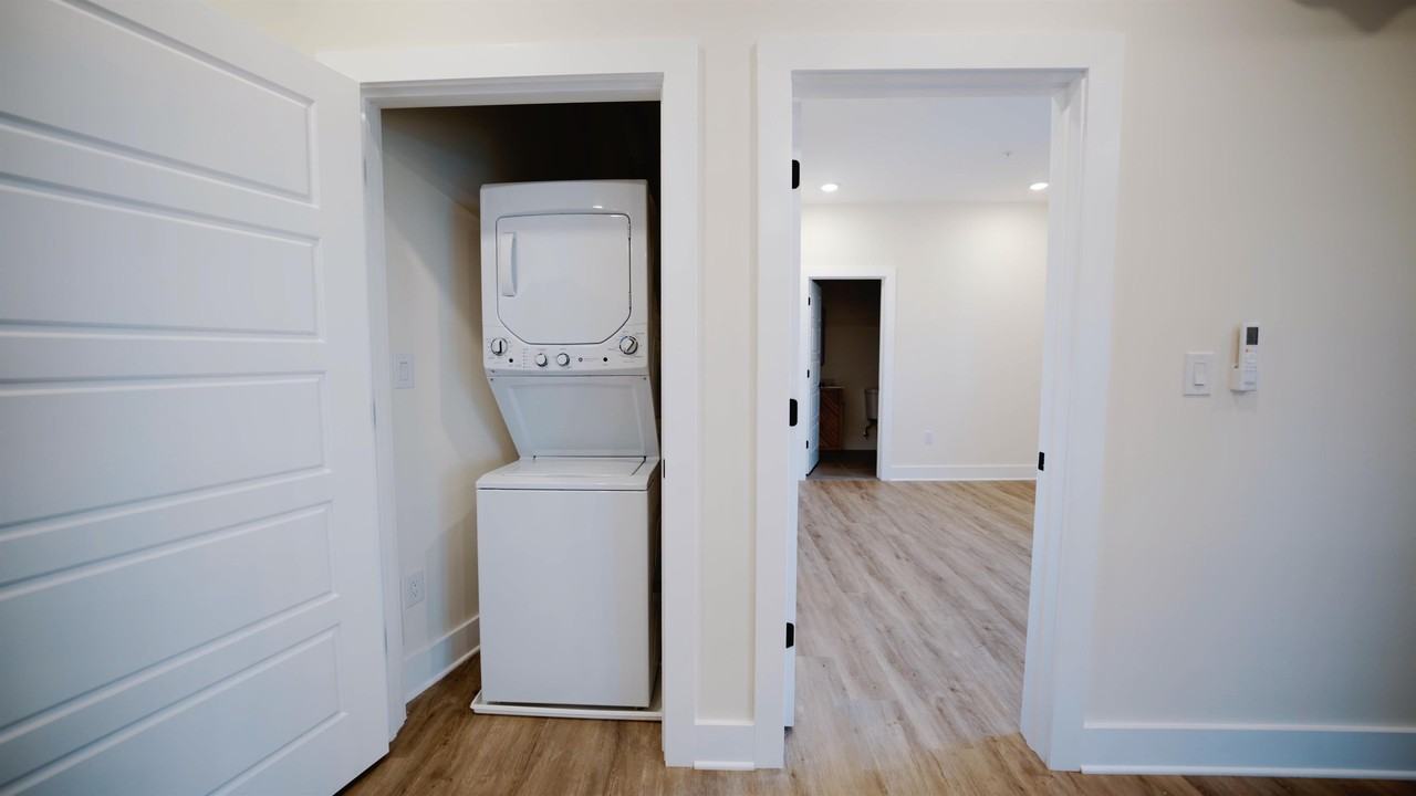 6832 Ridge Avenue - Photo 3 of 29